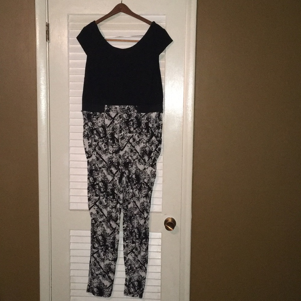 Black and White Romper!